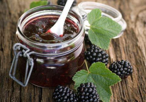 Recipe for Basic Blackberry Jelly | Almanac.com