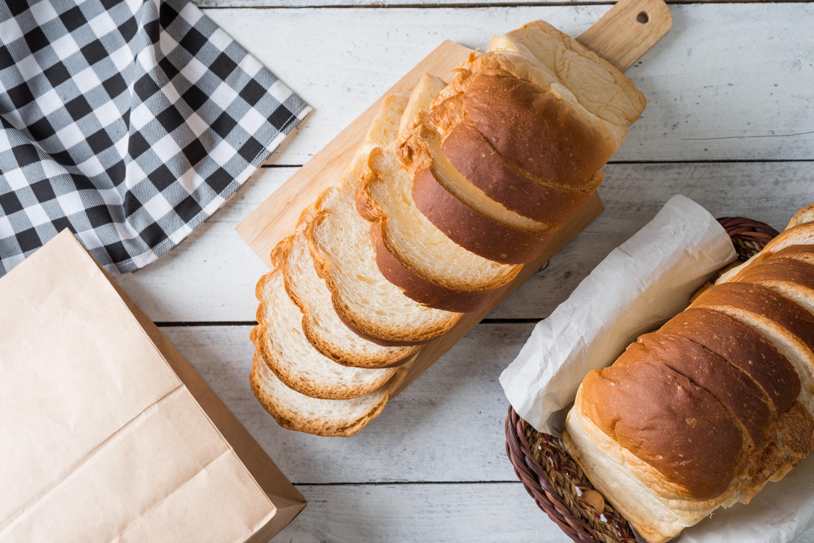 farmhouse white bread        
        <figure class=